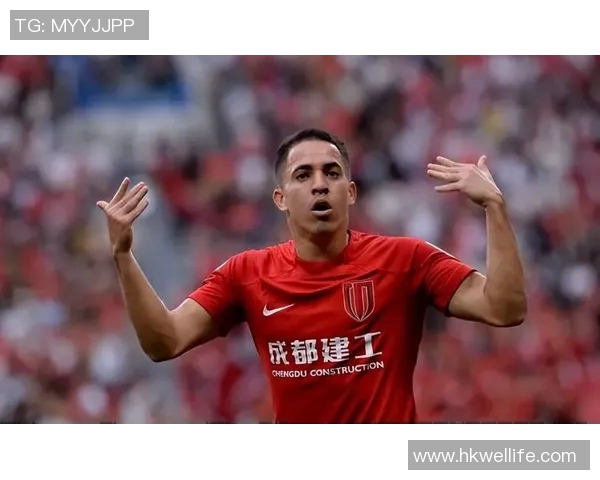 年轻中锋足球球星崭露头角 未来巨星的成长与挑战