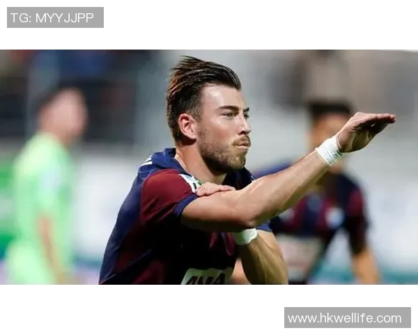 足球球星脸部特写:展现速度与力量的完美结合 足球球星脸部特写:展现速度与力量的完美结合