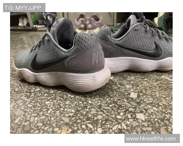 选择适合后卫球星的足球鞋怎样提升防守表现与技术发挥