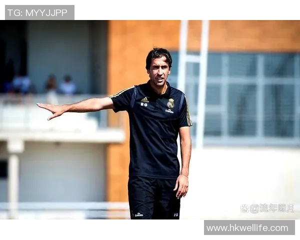 足球场上的球星外号揭秘:从小跳蚤到神奇飞翼,谁是你心中的传奇人物